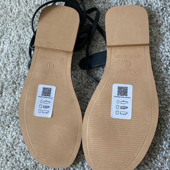 NWT leather strappy toe wrap around gladiator sandals - Picture 3 of 7